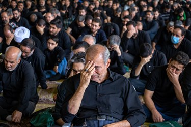 مرثیه خوانی سعید حدادیان در مراسم عزاداری روز تاسوعا دانشگاه تهران