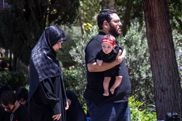 حضور خانواده ها در مراسم عزاداری روز تاسوعا دانشگاه تهران