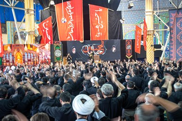 حضور پرشور مردم در مراسم عزاداری روز تاسوعا دانشگاه تهران