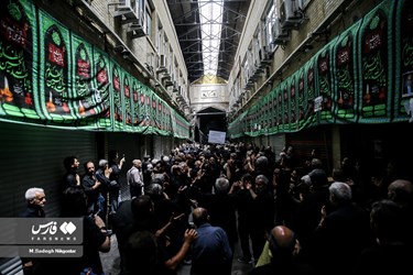 Mourners Mark Tasua of Imam Hossein (AS) in Tehran