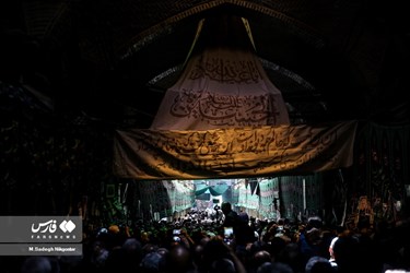 Mourners Mark Tasua of Imam Hossein (AS) in Tehran