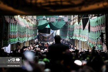 Mourners Mark Tasua of Imam Hossein (AS) in Tehran