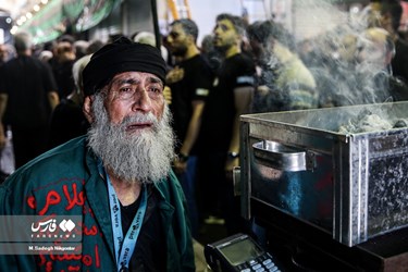 Mourners Mark Tasua of Imam Hossein (AS) in Tehran