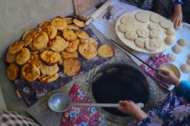 عزاداری شاخسی علم دیبی(پای علم) در تاسوعای حسینی در روستای ارزیل ورزقان