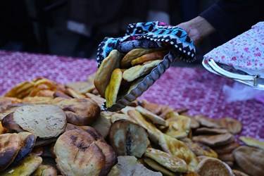 عزاداری شاخسی علم دیبی(پای علم) در تاسوعای حسینی در روستای ارزیل ورزقان