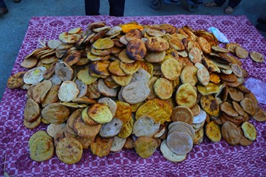 عزاداری شاخسی علم دیبی(پای علم) در تاسوعای حسینی در روستای ارزیل ورزقان