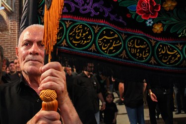 دستجات عزاداری تاسوعا و عاشورا حسینی در بازار تاریخی تبریز 