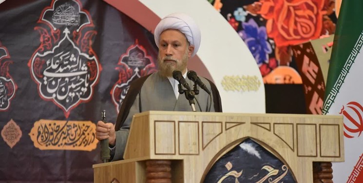 امام جمعه شیراز: هرچه دشمن تلاش کند اعتقادات مردم سست نمی‌شود