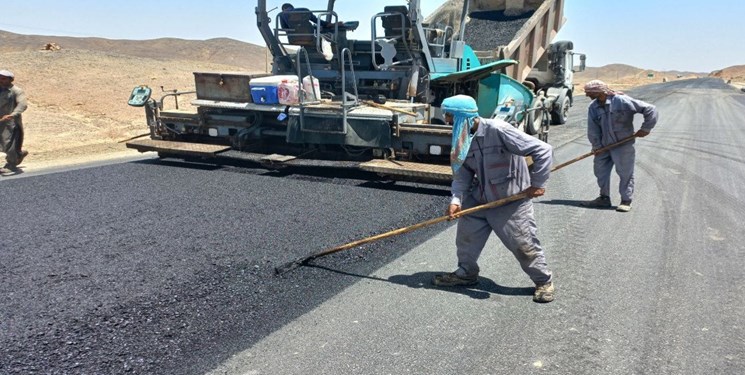 فعالیت پروژه‌های راهسازی سیستان و بلوچستان با وجود گرمای بی سابقه