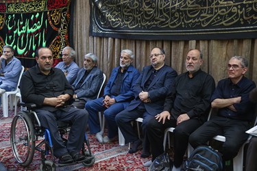 محمد شریعتمداری در مجلس ترحیم آیت‌الله حاج شیخ یدالله رحیمیان