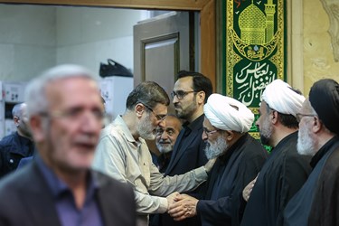 سید امیرحسین قاضی زاده هاشمی معاون رئیس جمهور و رئیس بنیاد شهید و امور ایثارگران در مجلس ترحیم آیت‌الله حاج شیخ یدالله رحیمیان
