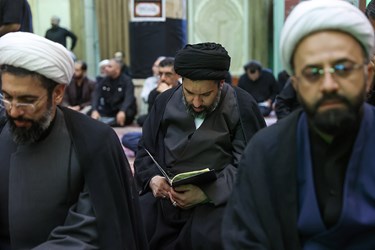 حجت الاسلام سید میثم خامنه‌ای فرزند رهبر معظم انقلاب در مجلس ترحیم آیت‌الله حاج شیخ یدالله رحیمیان