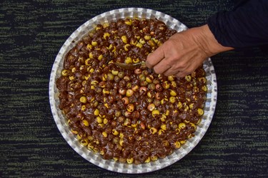 رنگینک خرما  رنگینک نوعی شیرینی پرطرفدار در خطه جنوب کشور