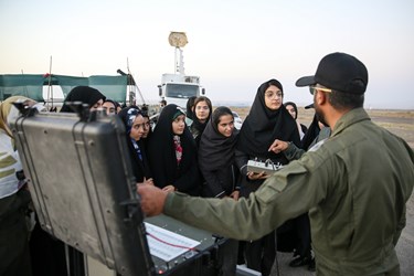 بازدید دانش آموزان از سایت پهپادی کاشان