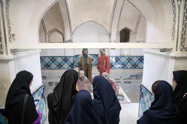 بازدید دانش آموزان از حمام فین کاشان