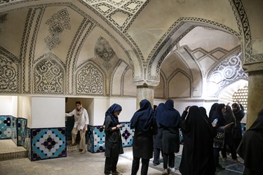 بازدید دانش آموزان از حمام فین کاشان