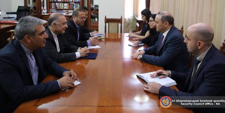 گفت‌وگوی دبیر شورای امنیت ارمنستان با سفیر جدید ایران درباره امنیت منطقه