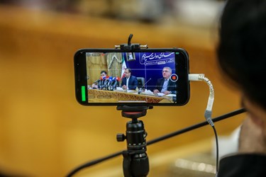 نخستین نشست خبری سه جانبه تیم اقتصادی دولت
