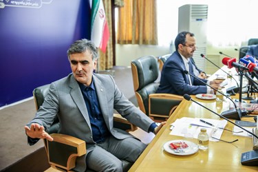 نخستین نشست خبری سه جانبه تیم اقتصادی دولت