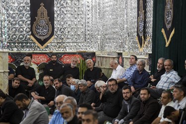 آئین غبار روبی ضریح امامزاده صالح(ع) توسط اصحاب رسانه