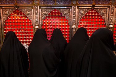 آئین غبار روبی ضریح امامزاده صالح(ع) توسط اصحاب رسانه