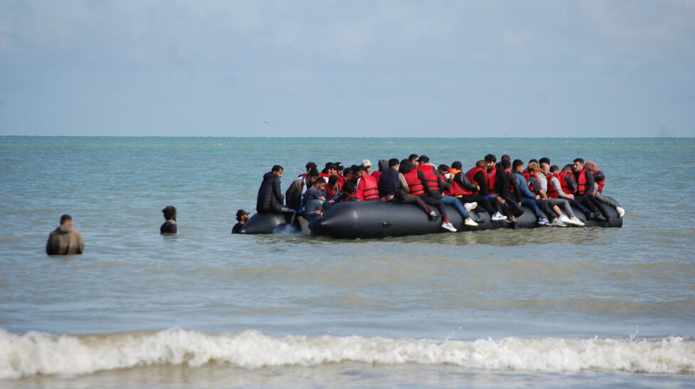 مرگ ۶ نفر و نجات ۵۰ نفر در حادثه غرق شدن قایق پناهجویان در آبراه مانش