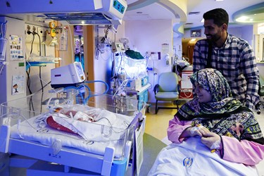 دیدار پدر و مادر پنج نوزاد خود