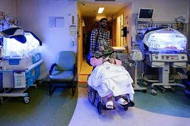 بخش NICU نگهداری از نوزادان