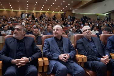 جواد اوجی وزیر نفت و محمدباقر قالیباف رییس مجلس شورای اسلامی در کنفرانس بین المللی بهینه سازی مصرف و بهره وری انرژی