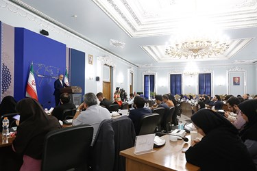 نشست خبری سخنگوی وزارت امور خارجه با خبرنگاران