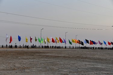 بزرگترین کاروان مشایه اربعین حامل بیرق های حسینی کشور