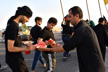 بزرگترین کاروان مشایه اربعین حامل بیرق های حسینی کشور