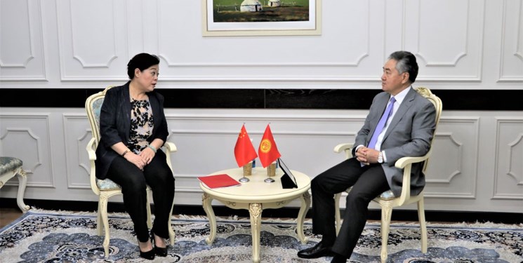 تأکید مقامات قرقیزستان و چین بر همکاری و اجرای توافقات