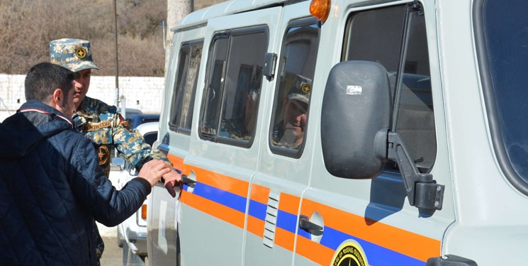 جمهوری آذربایجان: ارمنستان با آمبولانس سلاح و تجهیزات جنگال در منطقه مستقر می‌کند