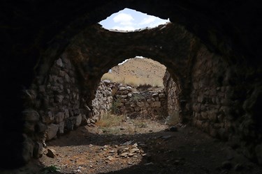 کاروانسرای سنگی صفویه در جاده چالوس 