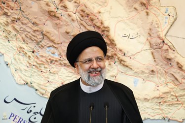 بازگشت رئیس جمهور از آفریقای جنوبی
