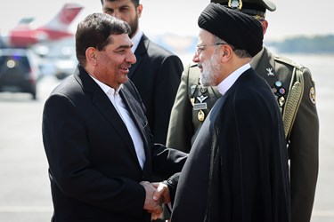 بازگشت رئیس جمهور از آفریقای جنوبی