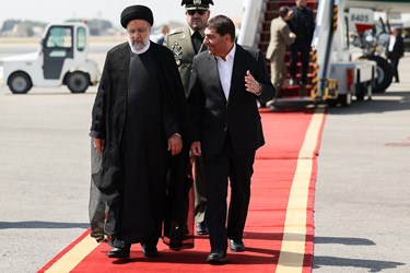 بازگشت رئیس جمهور از آفریقای جنوبی