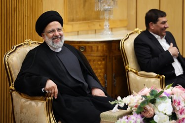 بازگشت رئیس جمهور از آفریقای جنوبی