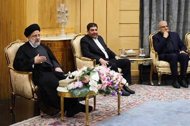 بازگشت رئیس جمهور از آفریقای جنوبی