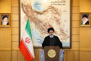 بازگشت رئیس جمهور از آفریقای جنوبی