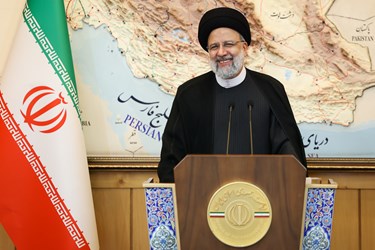 بازگشت رئیس جمهور از آفریقای جنوبی