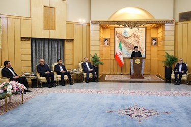 بازگشت رئیس جمهور از آفریقای جنوبی