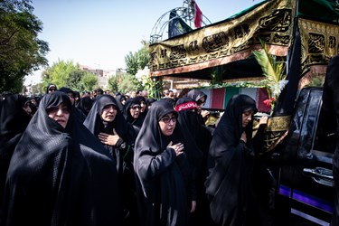  مراسم تشییع و خاکسپاری شهید گمنام در خانه مداحان تهران 