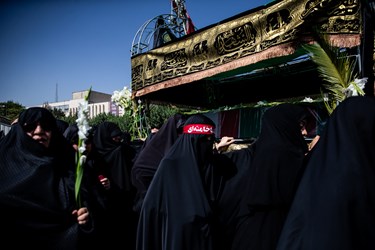  مراسم تشییع و خاکسپاری شهید گمنام در خانه مداحان تهران 
