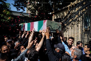  مراسم تشییع و خاکسپاری شهید گمنام در خانه مداحان تهران 