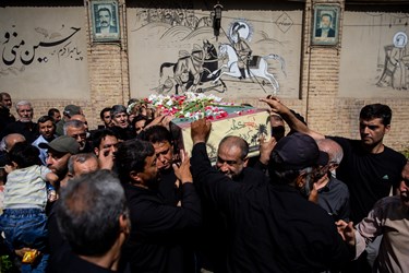  مراسم تشییع و خاکسپاری شهید گمنام در خانه مداحان تهران 