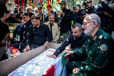  مراسم تشییع و خاکسپاری شهید گمنام در خانه مداحان تهران 