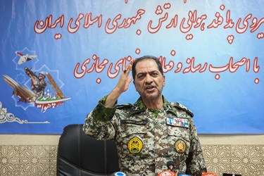  امیر سرتیپ علیرضا صباحی‌فرد فرمانده نیروی پدافند هوایی ارتش در پایان نشست خبری  