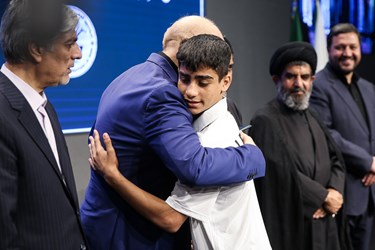 تقدیر از مدال آوران مسابقات جهانی نو جوانان و جوانان توسط محمدباقر قالیباف رئیس مجلس شورای اسلامی 
